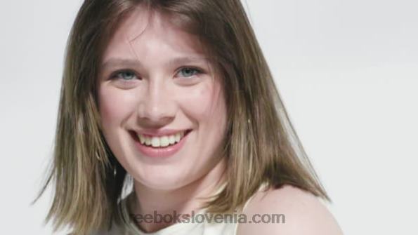 Reebok klasični grafični brezrokavnik R22JR672 klasična bela ženske