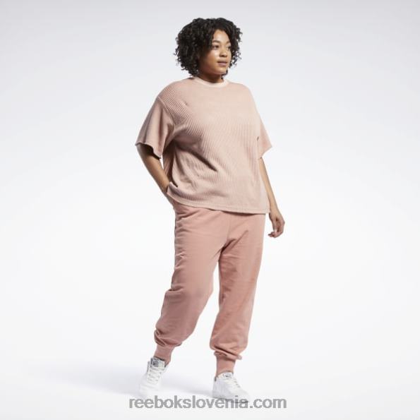 Reebok klasična vafelj majica z naravnim barvilom (večja velikost) R22JR982 kanjonske korale ženske